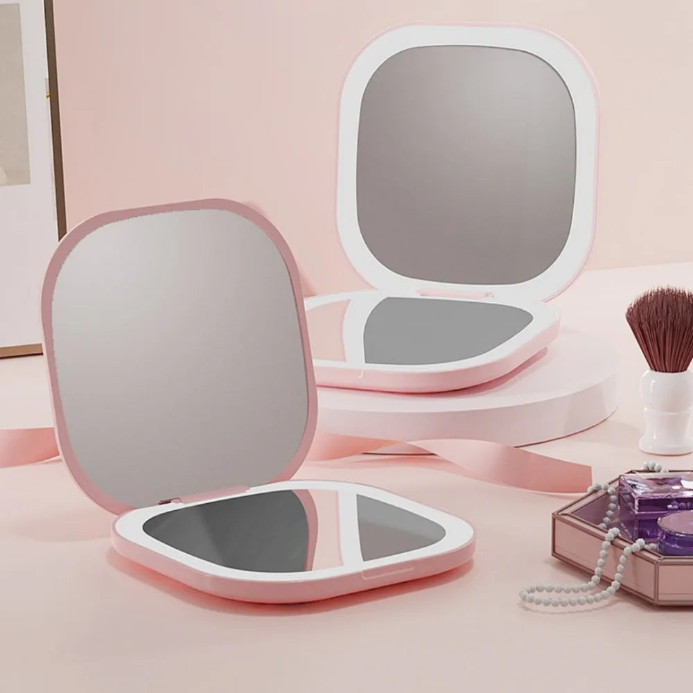 UrbanMate PocketGlow™ – LED makeup mirror for on the go