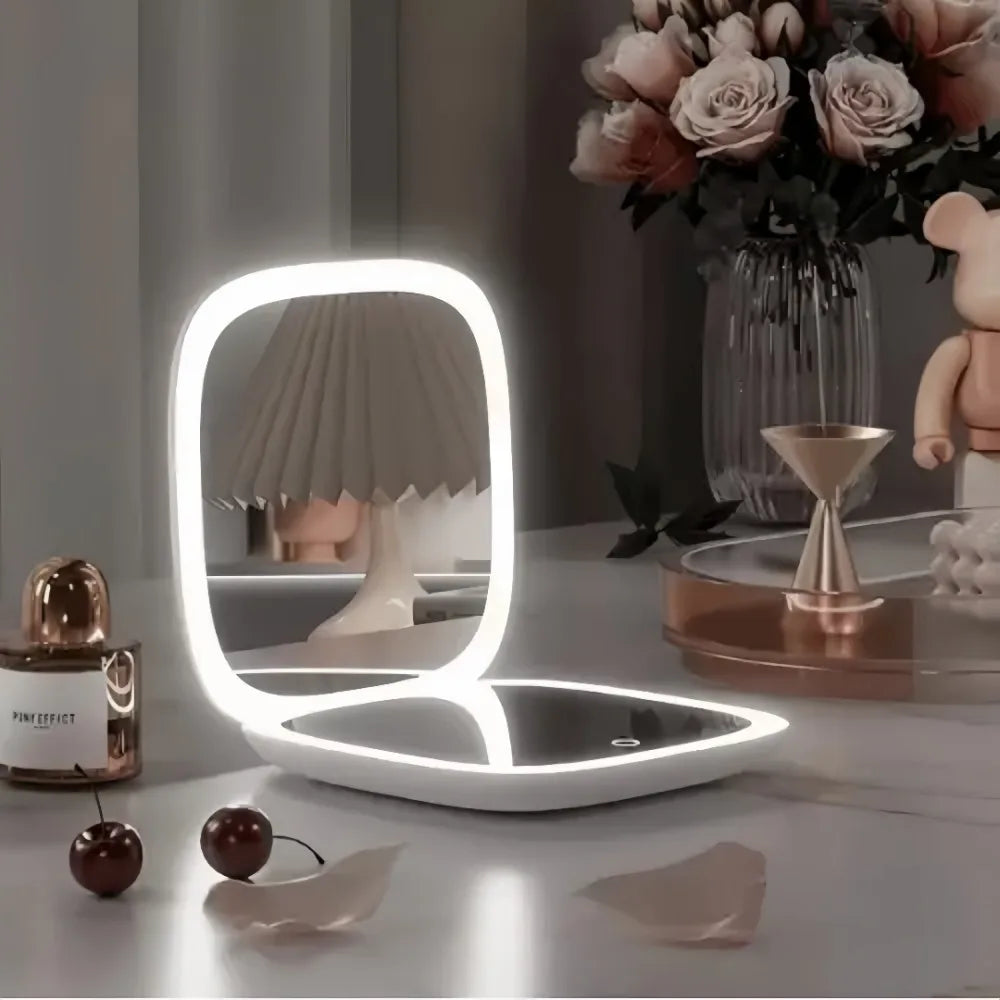 UrbanMate PocketGlow™ – LED makeup mirror for on the go